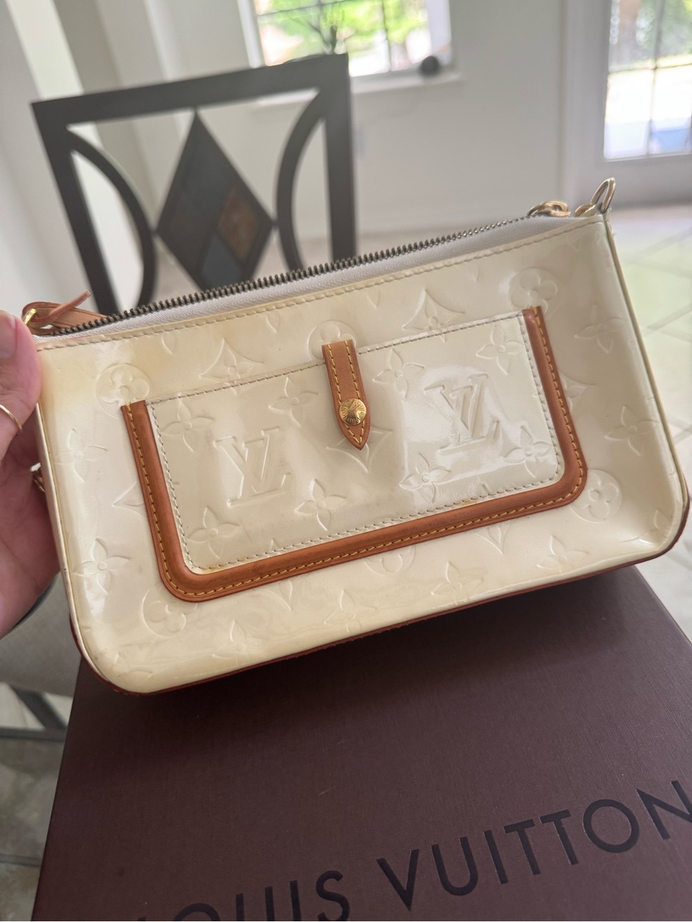 Louis Vuitton Cream Vernis Pochette with Natural Leather Trim